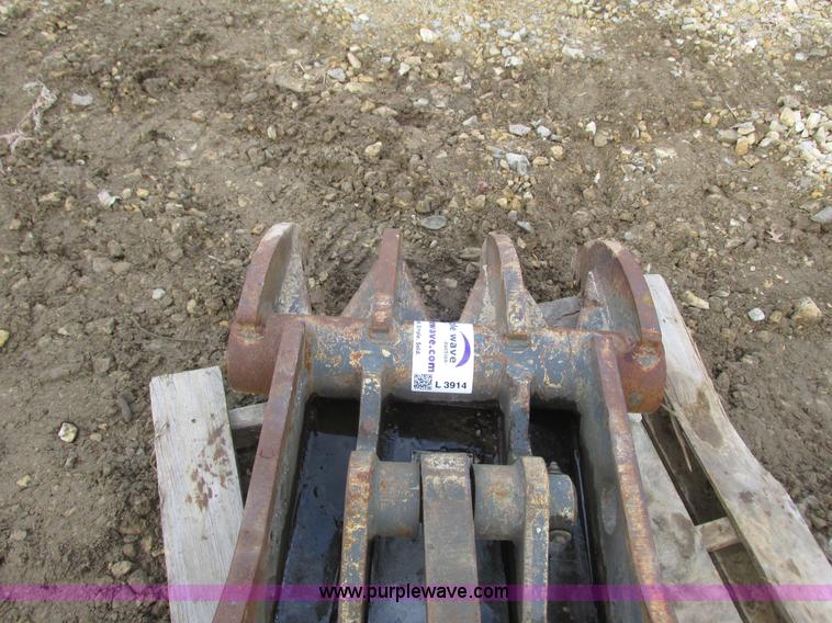 image for item L3914 ACS TXC225 excavator thumb