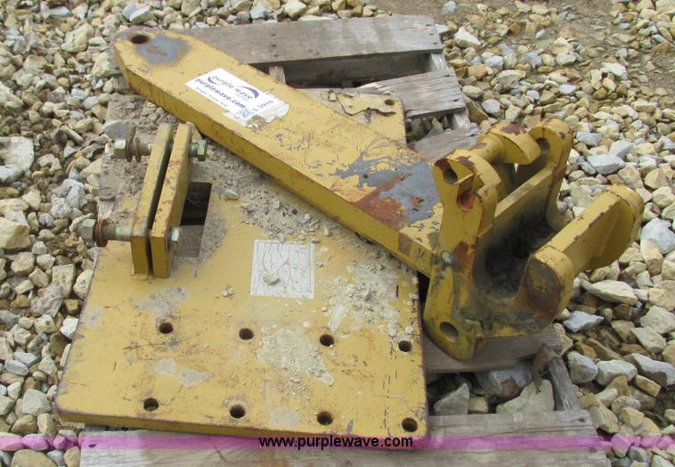 image for item L3916 Scraper hitch