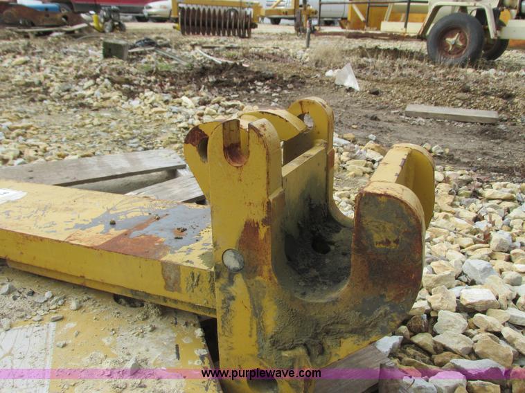 image for item L3916 Scraper hitch