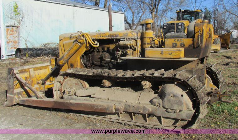 image for item L4137 1952 Caterpillar D6 dozer