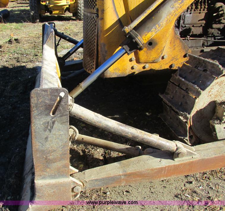 image for item L4137 1952 Caterpillar D6 dozer