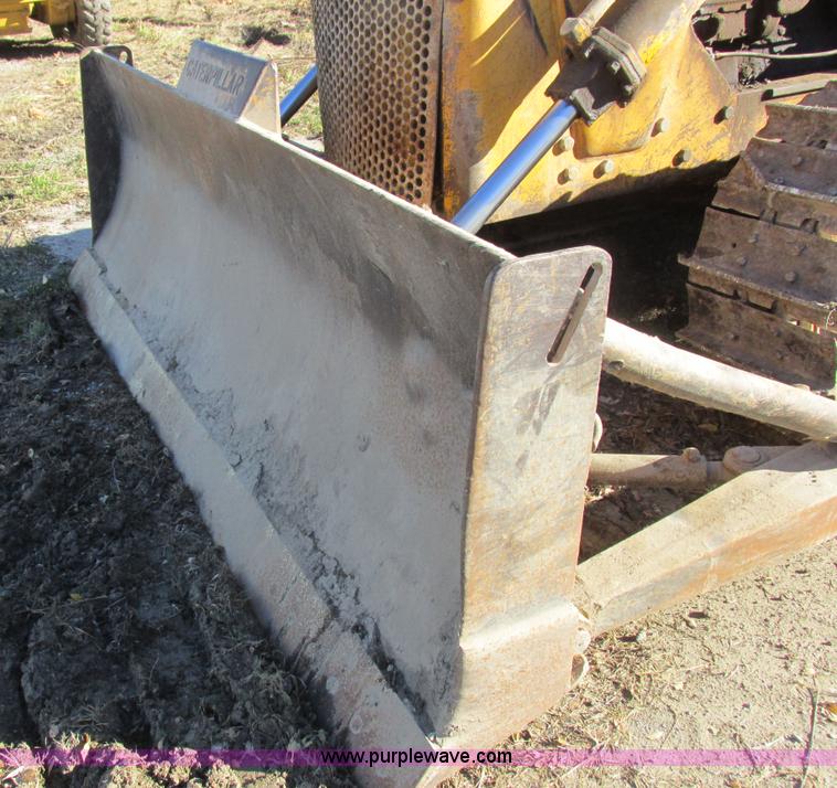 image for item L4137 1952 Caterpillar D6 dozer