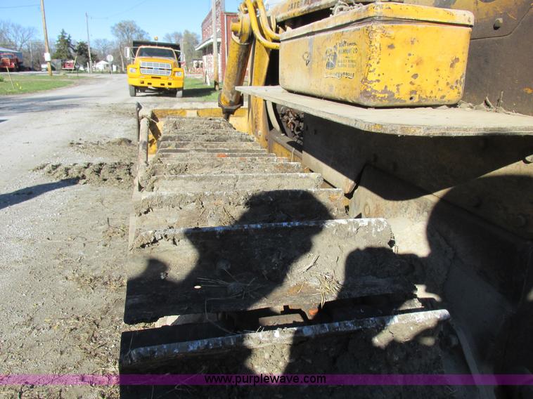 image for item L4137 1952 Caterpillar D6 dozer