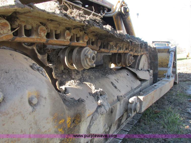 image for item L4137 1952 Caterpillar D6 dozer