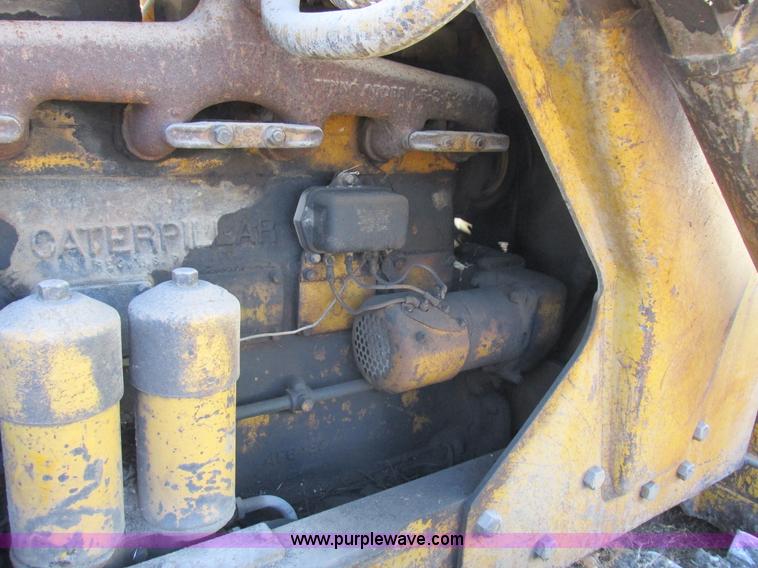 image for item L4137 1952 Caterpillar D6 dozer