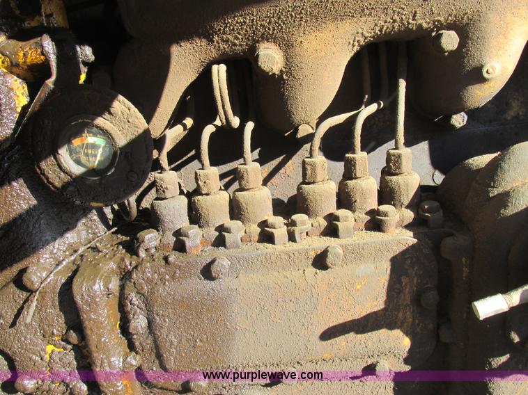 image for item L4137 1952 Caterpillar D6 dozer