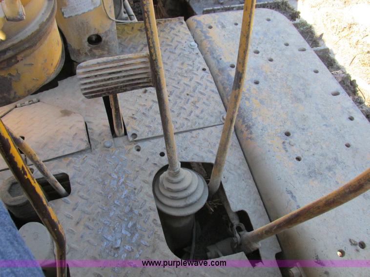 image for item L4137 1952 Caterpillar D6 dozer