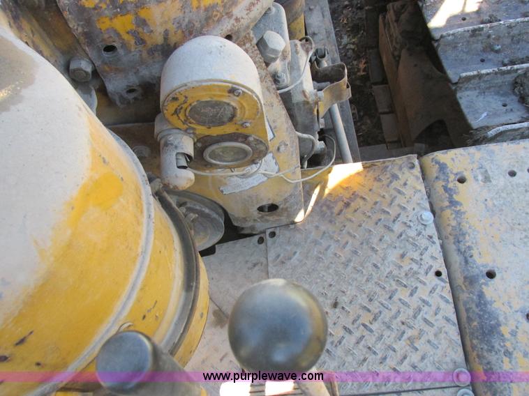 image for item L4137 1952 Caterpillar D6 dozer