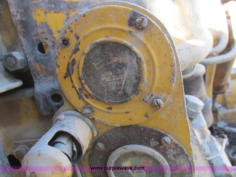 image for item L4137 1952 Caterpillar D6 dozer