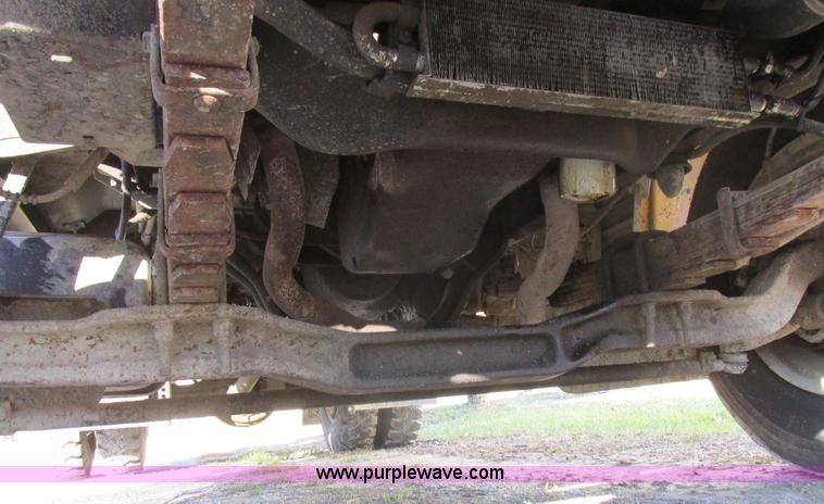 image for item L4142 1985 Ford F700 dump truck