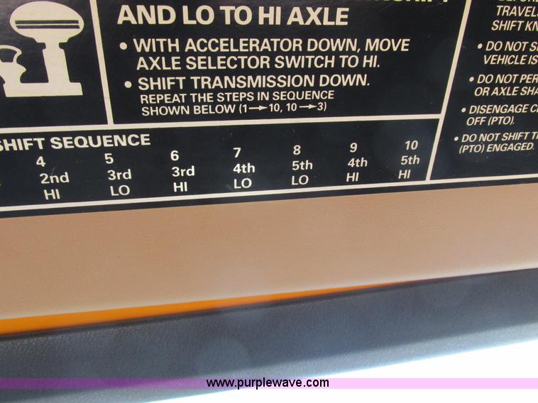 image for item L4142 1985 Ford F700 dump truck