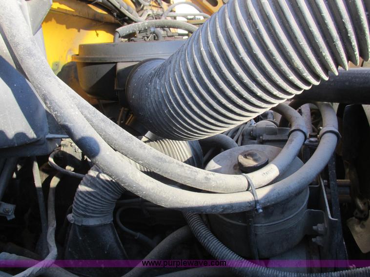 image for item L4142 1985 Ford F700 dump truck