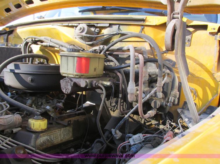 image for item L4142 1985 Ford F700 dump truck