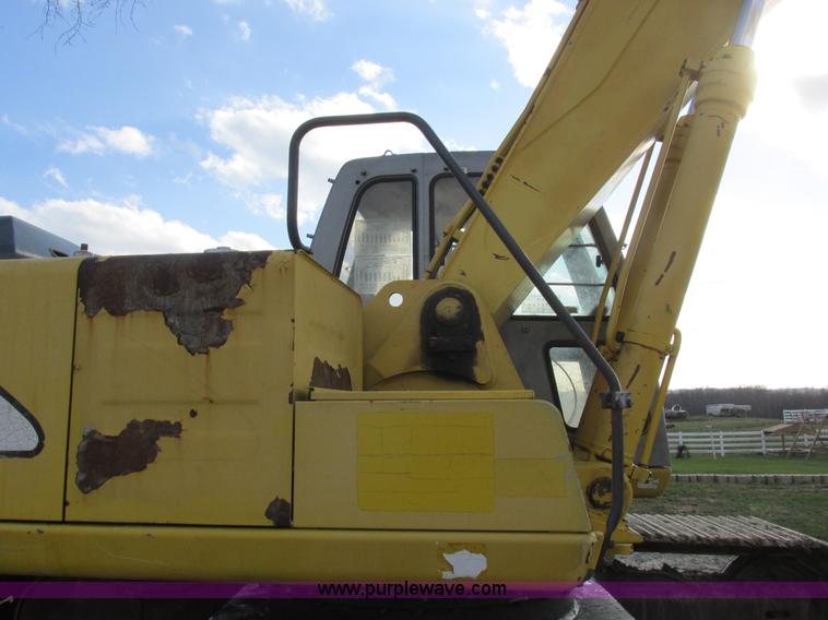image for item L4151 1996 Kobelco SK270LC excavator