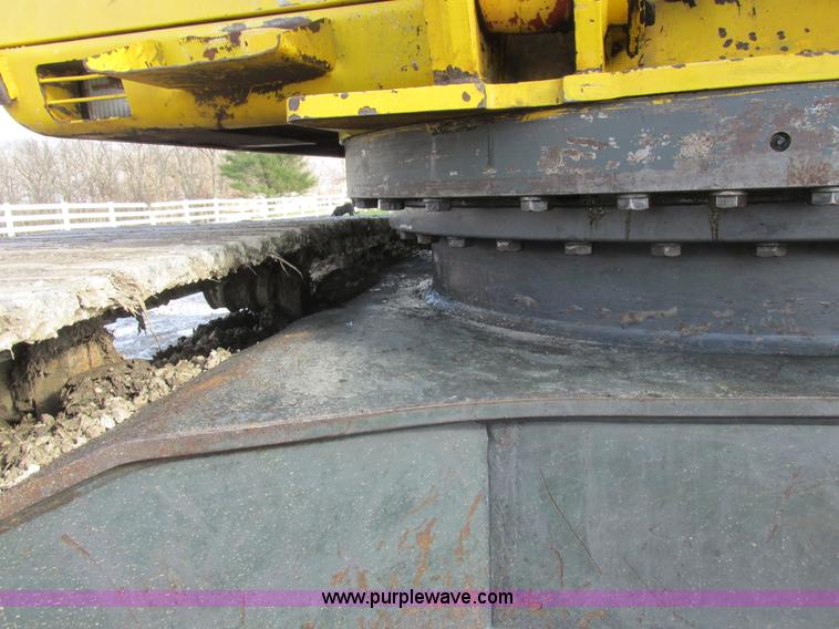 image for item L4151 1996 Kobelco SK270LC excavator