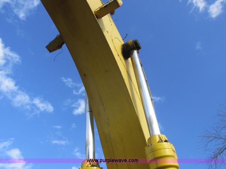 image for item L4151 1996 Kobelco SK270LC excavator