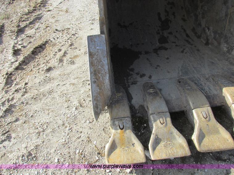image for item L4151 1996 Kobelco SK270LC excavator