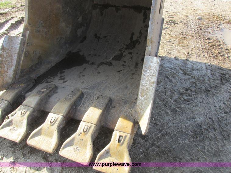 image for item L4151 1996 Kobelco SK270LC excavator