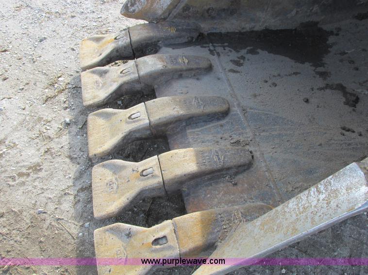 image for item L4151 1996 Kobelco SK270LC excavator