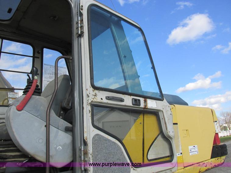 image for item L4151 1996 Kobelco SK270LC excavator