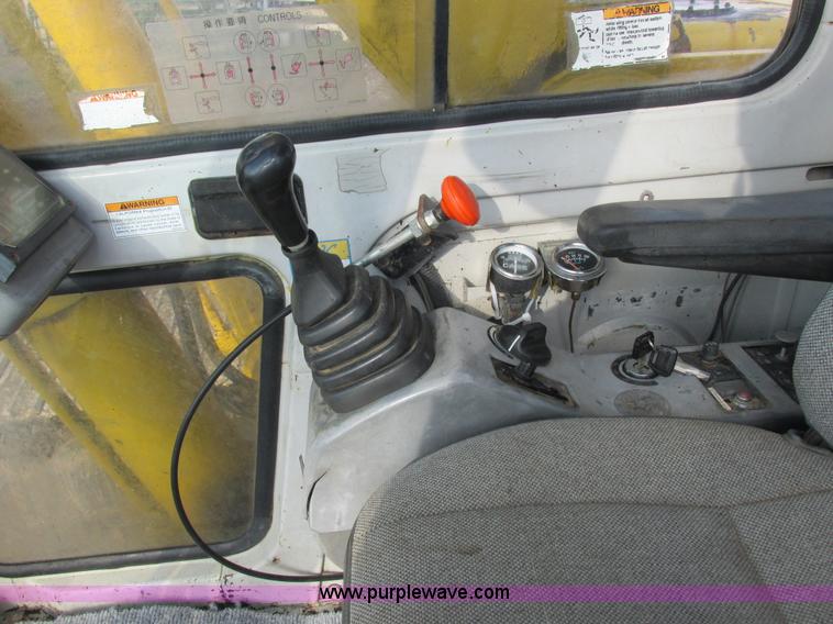 image for item L4151 1996 Kobelco SK270LC excavator