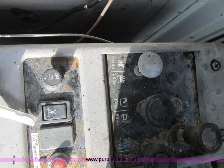 image for item L4151 1996 Kobelco SK270LC excavator