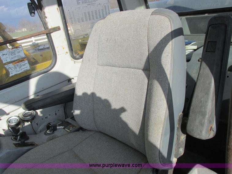 image for item L4151 1996 Kobelco SK270LC excavator