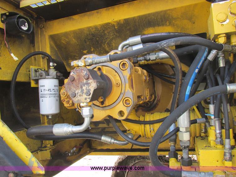 image for item L4151 1996 Kobelco SK270LC excavator