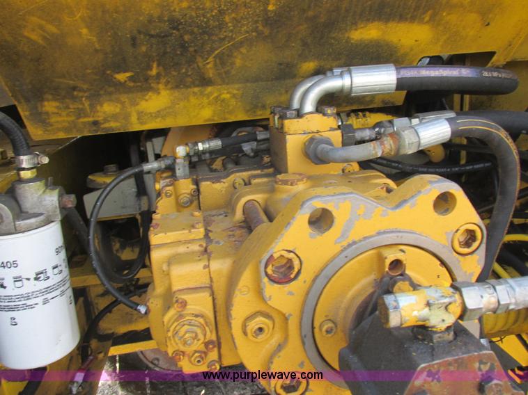 image for item L4151 1996 Kobelco SK270LC excavator