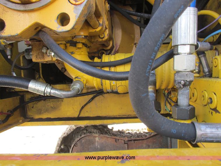 image for item L4151 1996 Kobelco SK270LC excavator