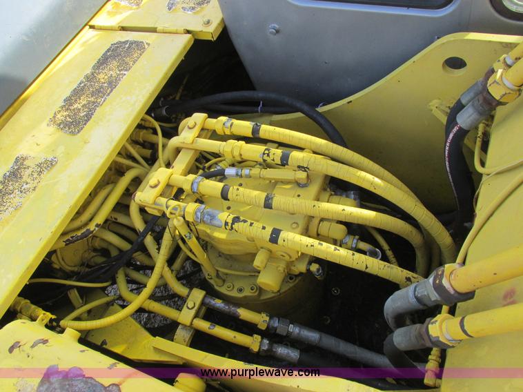 image for item L4151 1996 Kobelco SK270LC excavator