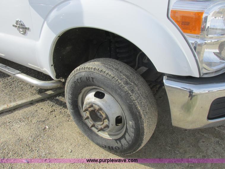 image for item L4165 2011 Ford F350 Super Duty XL flatbed pickup truck