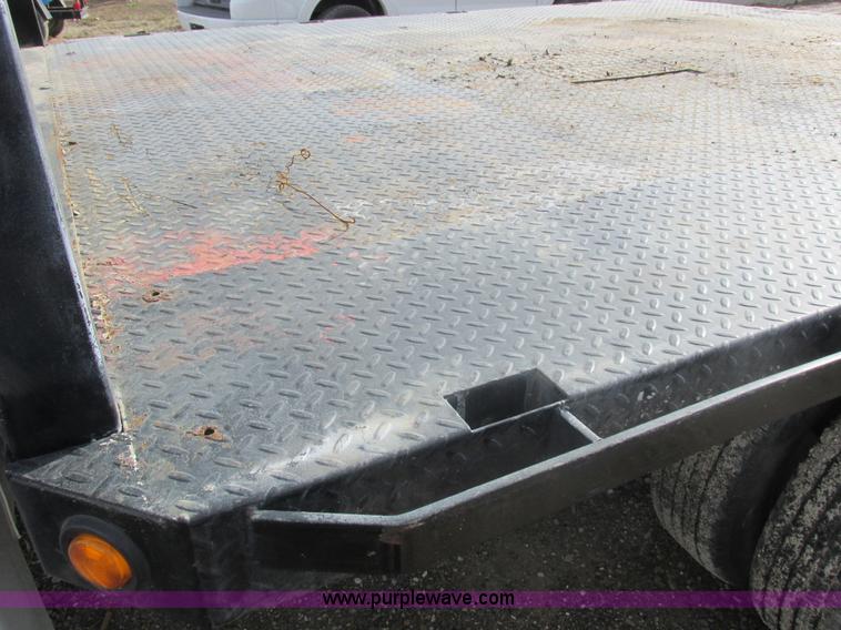 image for item L4165 2011 Ford F350 Super Duty XL flatbed pickup truck