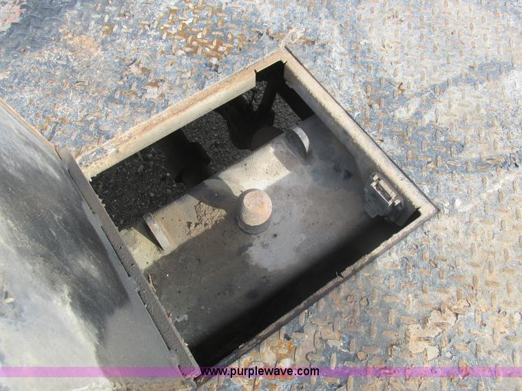 image for item L4165 2011 Ford F350 Super Duty XL flatbed pickup truck