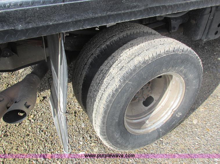 image for item L4165 2011 Ford F350 Super Duty XL flatbed pickup truck