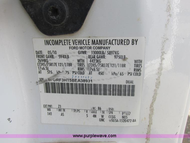 image for item L4165 2011 Ford F350 Super Duty XL flatbed pickup truck