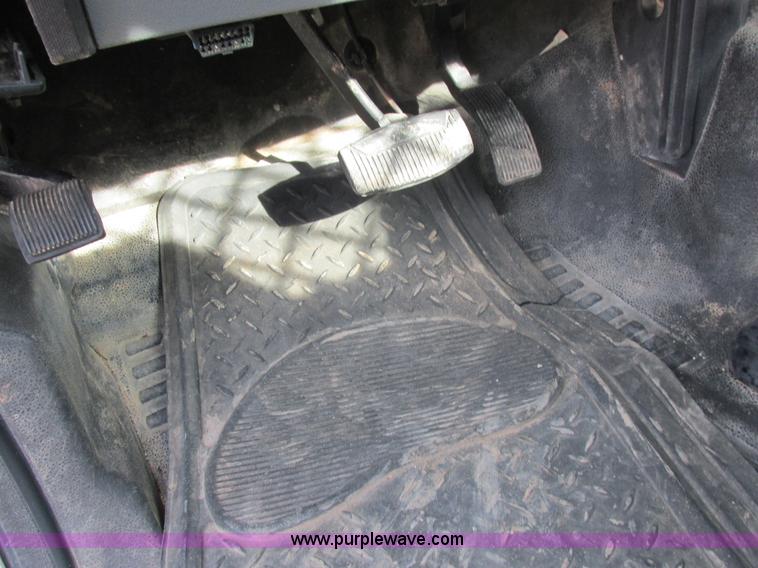 image for item L4165 2011 Ford F350 Super Duty XL flatbed pickup truck