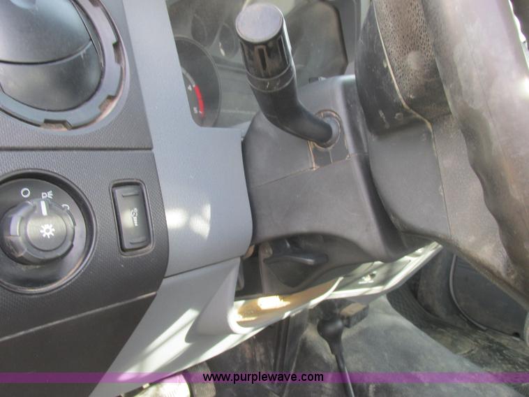 image for item L4165 2011 Ford F350 Super Duty XL flatbed pickup truck