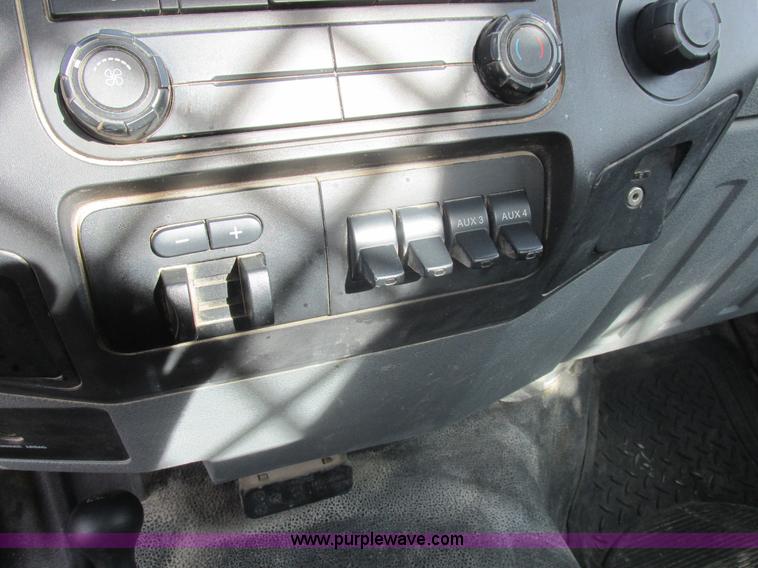 image for item L4165 2011 Ford F350 Super Duty XL flatbed pickup truck