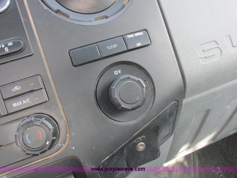 image for item L4165 2011 Ford F350 Super Duty XL flatbed pickup truck