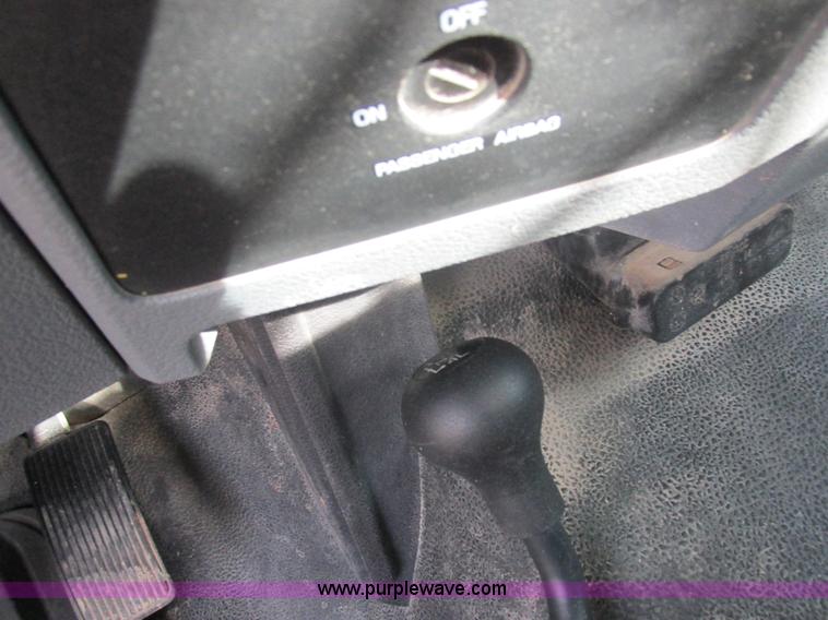 image for item L4165 2011 Ford F350 Super Duty XL flatbed pickup truck