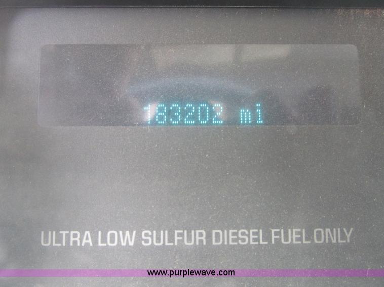 image for item L4165 2011 Ford F350 Super Duty XL flatbed pickup truck