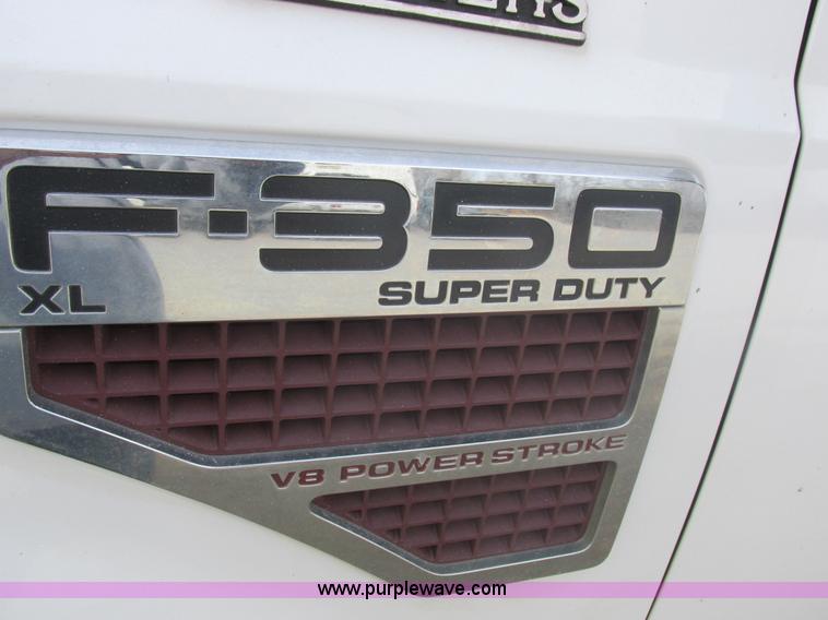 image for item L4166 2009 Ford F350 Super Duty XL utility truck
