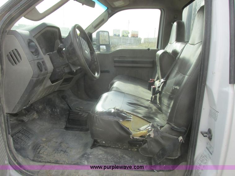 image for item L4166 2009 Ford F350 Super Duty XL utility truck