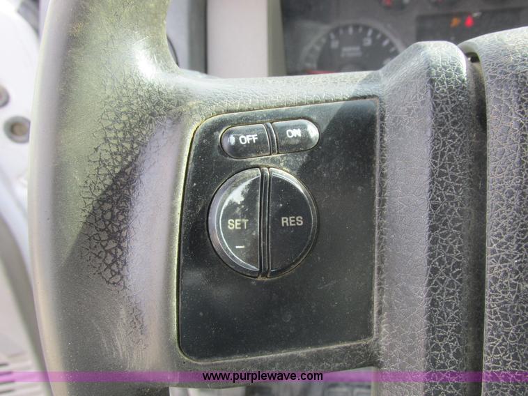image for item L4166 2009 Ford F350 Super Duty XL utility truck