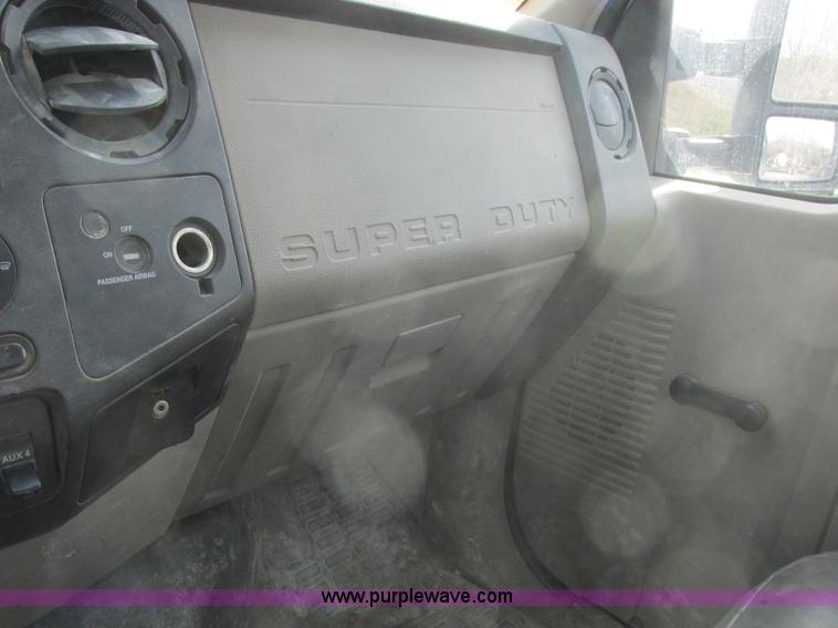 image for item L4166 2009 Ford F350 Super Duty XL utility truck