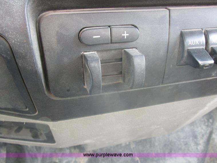 image for item L4166 2009 Ford F350 Super Duty XL utility truck