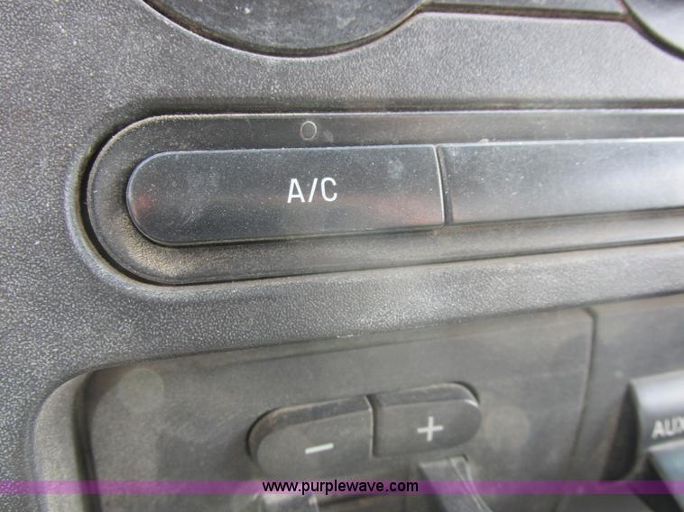 image for item L4166 2009 Ford F350 Super Duty XL utility truck