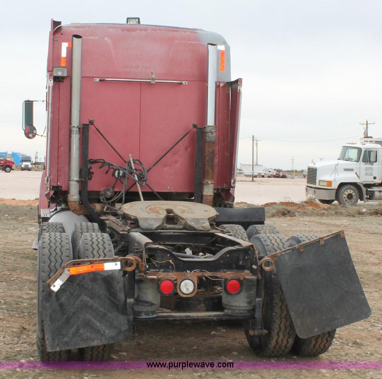 image for item L4458 1997 Mack CH613 semi truck