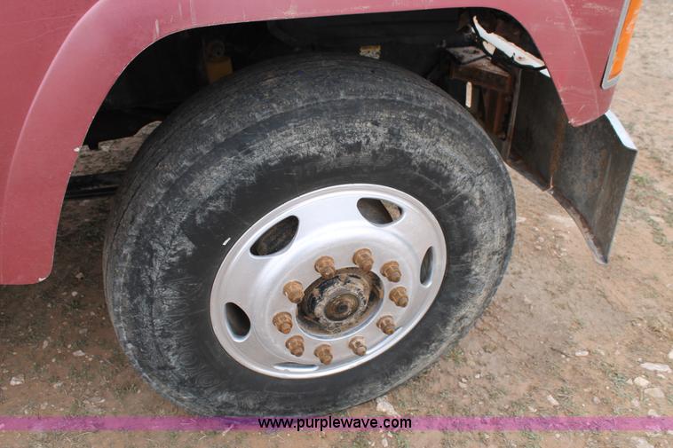 image for item L4458 1997 Mack CH613 semi truck